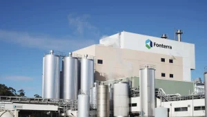 NZ dairy giant Fonterra takes Australian business off the market after profit increase