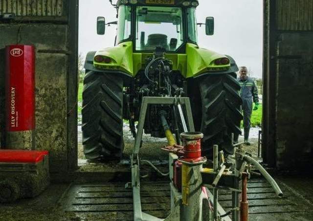 Farmers urged to take care when mixing slurry as deadline looms