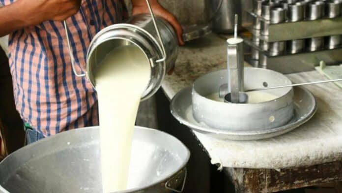 Dairy Farmers Association Announces Milk Price Hike in Karachi Amid Rising Costs